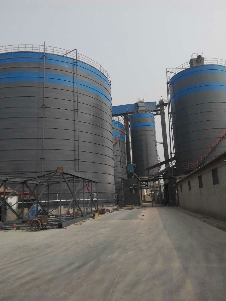 和政粉煤灰储存库基础怎么建造