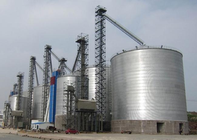 和政大型钢板库构造参数及水泥储存质量